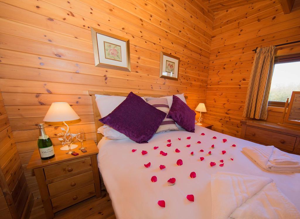 Wall Eden Farm - Luxury Log Cabins And Glamping Highbridge Dış mekan fotoğraf