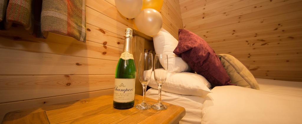 Wall Eden Farm - Luxury Log Cabins And Glamping Highbridge Dış mekan fotoğraf